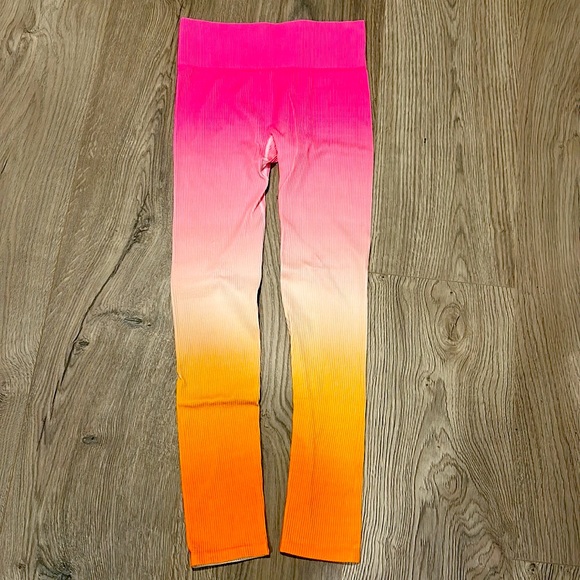 Pink Tie dye ribbed leggings🌟 - Picture 2 of 2